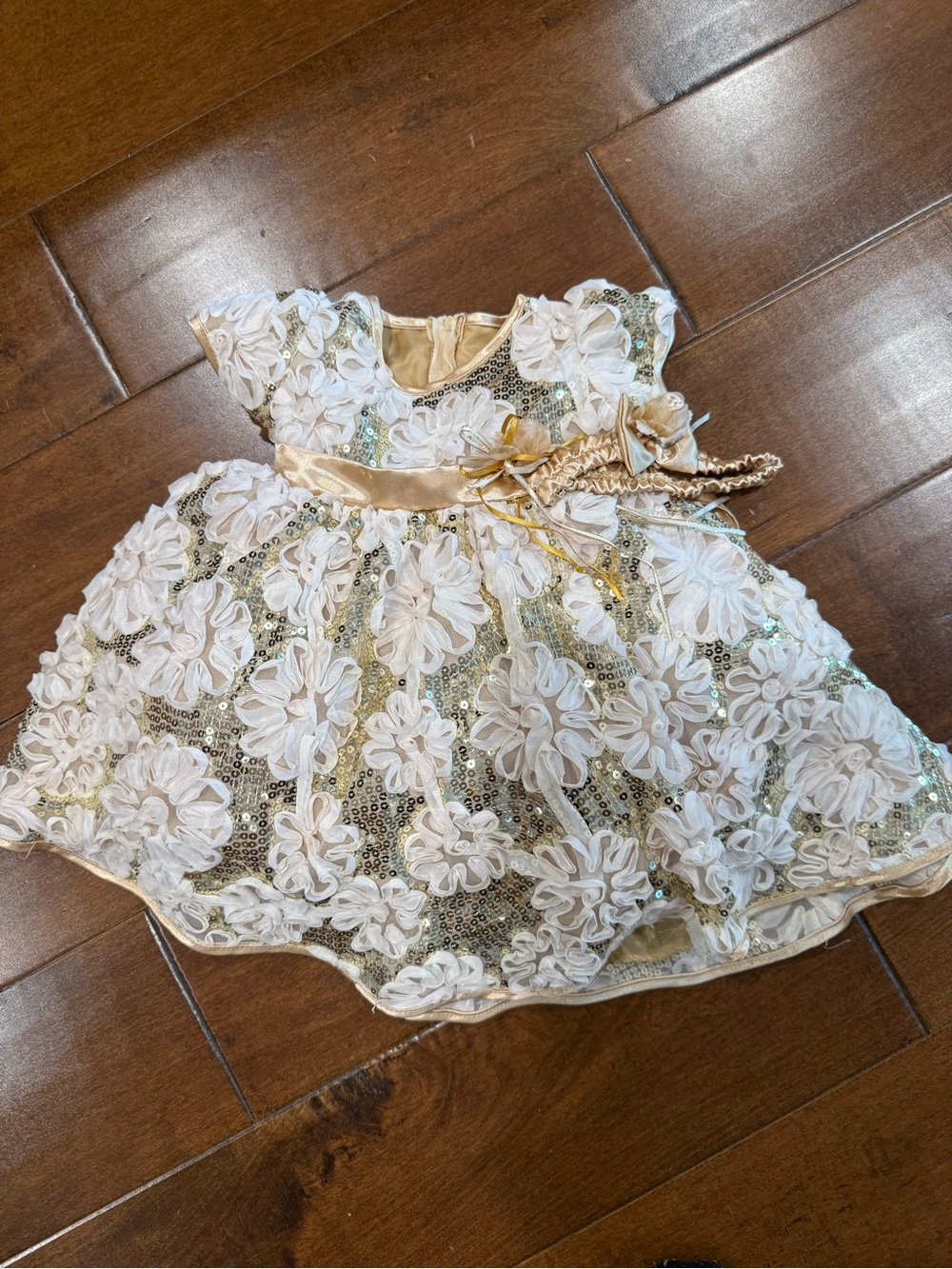 NWT Gold and Cream  Floral Sequin Party Dress